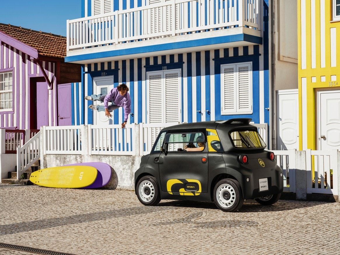 Citroën Ami Rip Curl: la microcar fa surf ed è una serie limitata